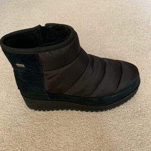 Ugg ankle zip wedge boots, suede/nylon EUC size 8